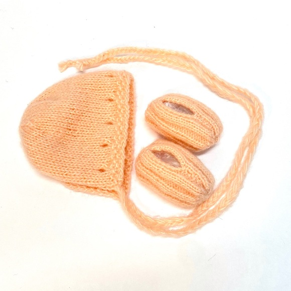 NWT Hand Knit Newborn Bonnet & Footie Set Mohair/Wool/Acrylic Blend Size Newborn - Picture 2 of 7